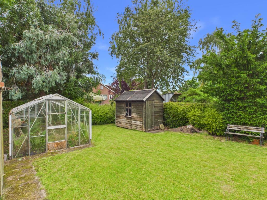 House in Upton - View 4