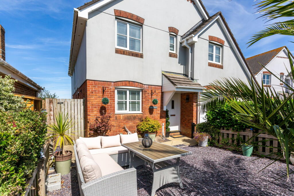 House in Exeter - View 2
