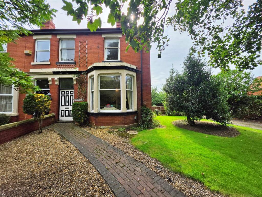 5-bed semi-detached on Lancaster Road, Knott End-On-Sea, Poulton-Le-Fylde, £400,000
