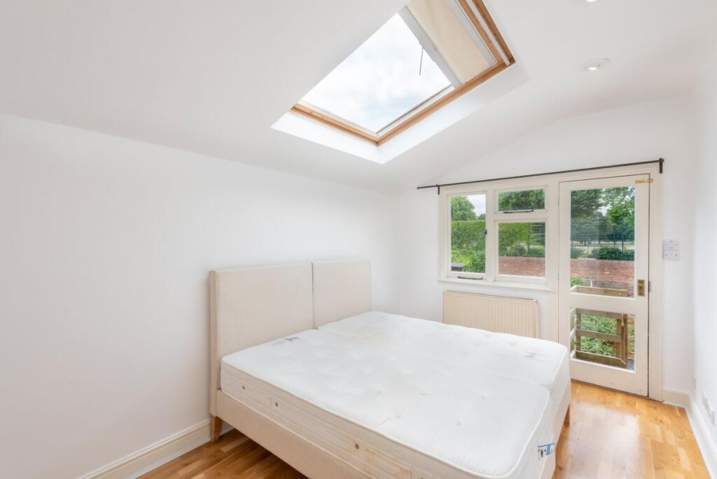 Apartment in London - View 5