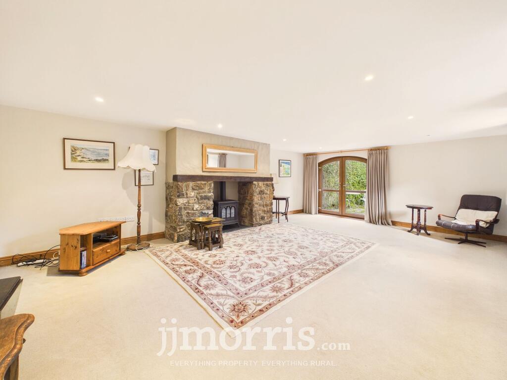 House in Pembroke Dock, Pembrokeshire - View 2