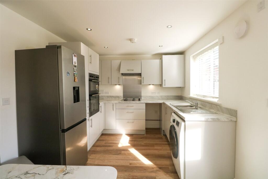 House in Folkestone, St Martin's Plain, Hornstreet - More