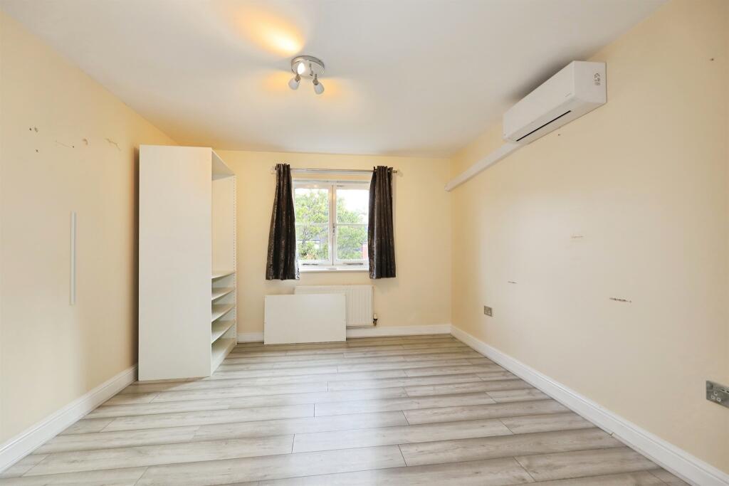 House in Wolverhampton, Fallings Park - More