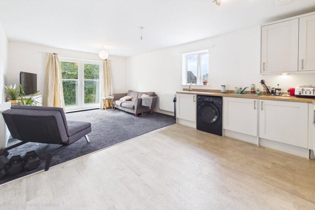 Apartment in Reading - View 3