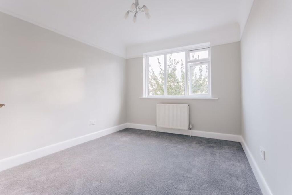 Apartment in Christchurch, Iford, Bournemouth - More