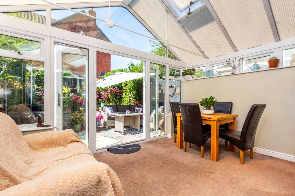 House in Rushden, North Northamptonshire - More