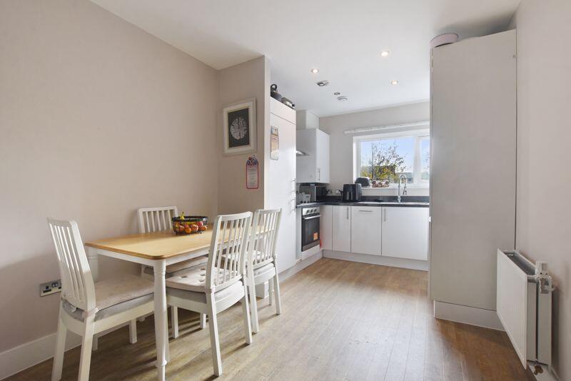 Apartment in London - View 5