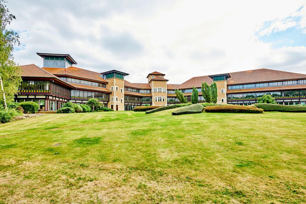 The Pearl Centre