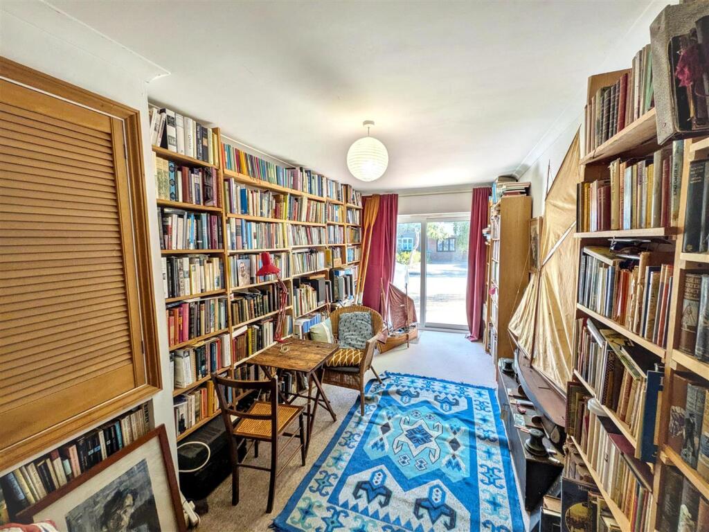 House in Portsmouth - More