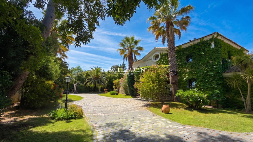 Main image of property: Provence-Alps-Cote d`Azur, Bouches-du-Rhône, Marseille