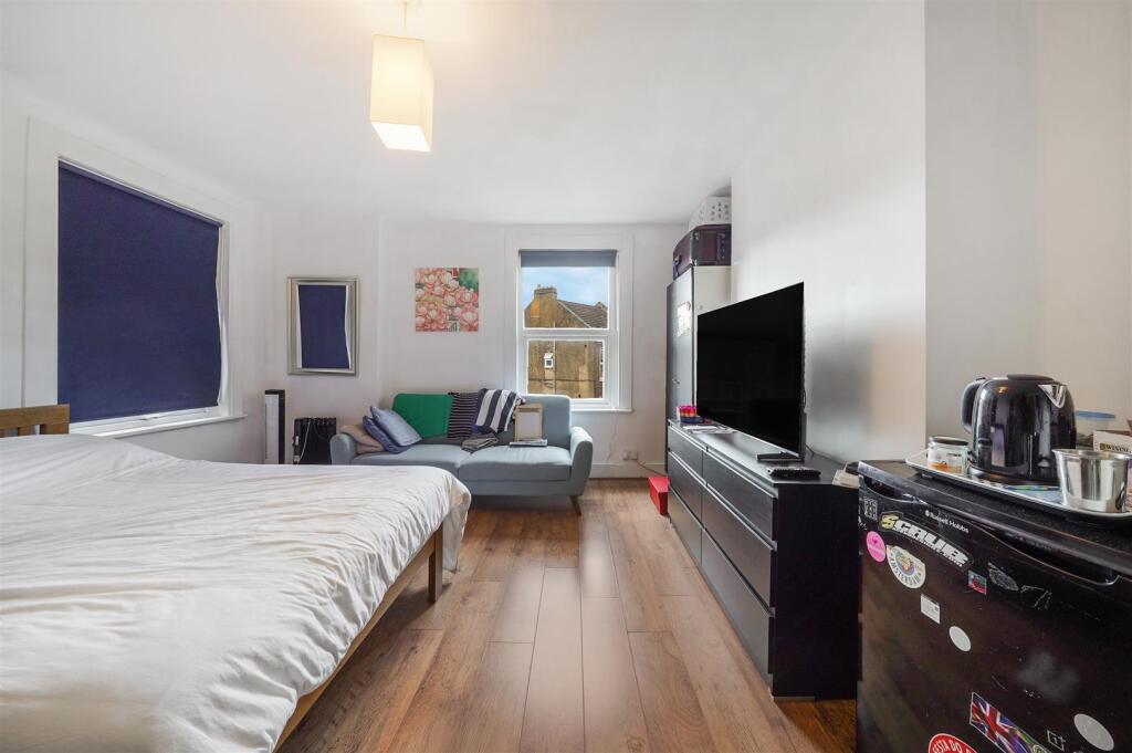 House in London - View 4