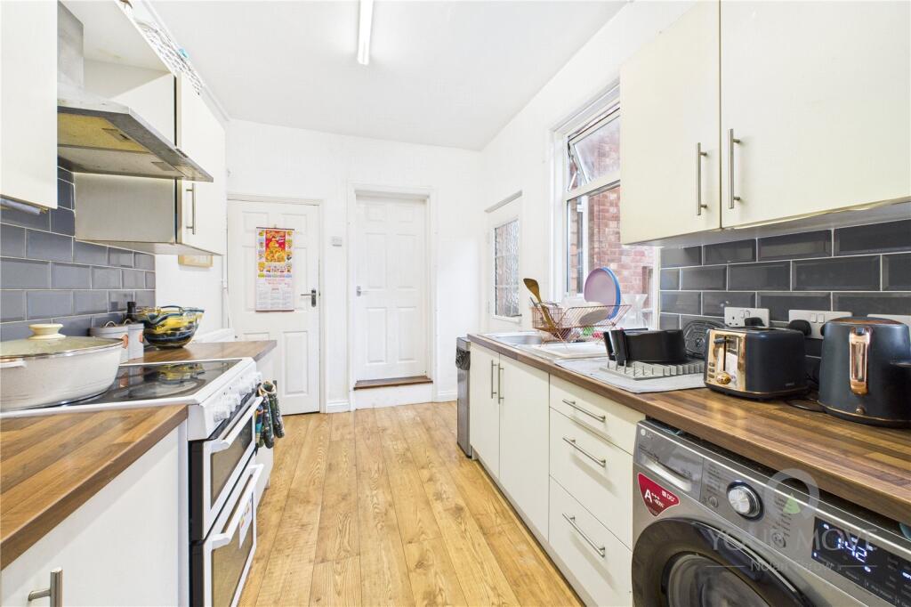 House in Kettering, Avondale - View 4