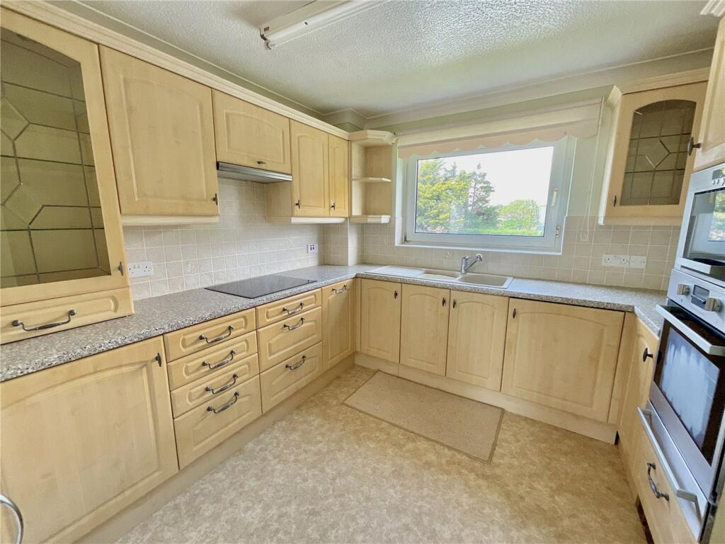 Wharncliffe Road, Highcliffe, Dorset, BH23 photo 4