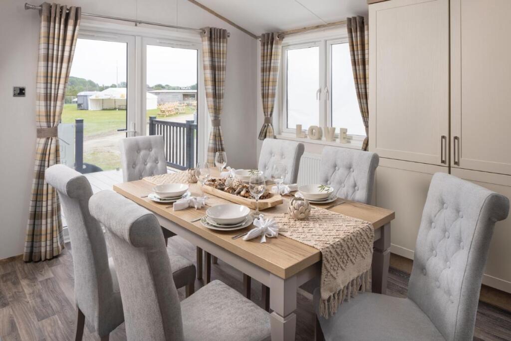 Two Bed Love Oakland (42x20), Green Meadows Country Park, Blackford, Cumbria, CA6 4EA photo 4
