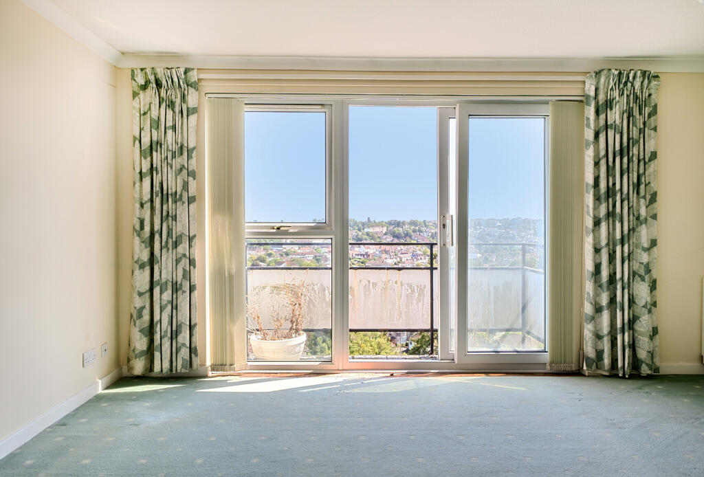 Apartment in Bristol - View 2