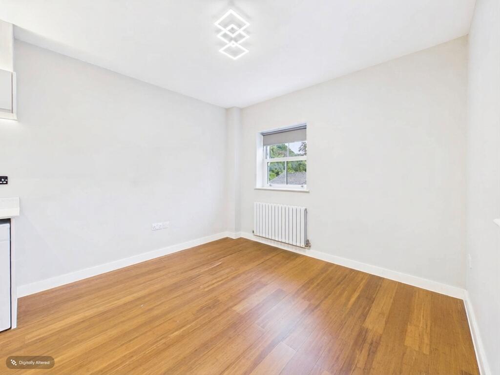 Apartment in Hemel Hempstead - View 2
