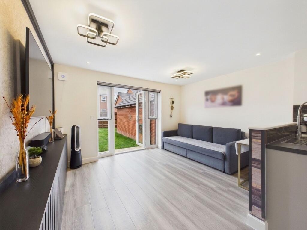 House in Hemel Hempstead - More