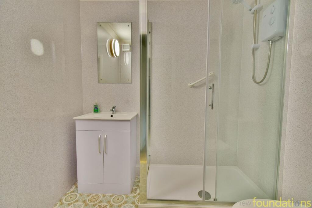 Apartment in Tonbridge - More