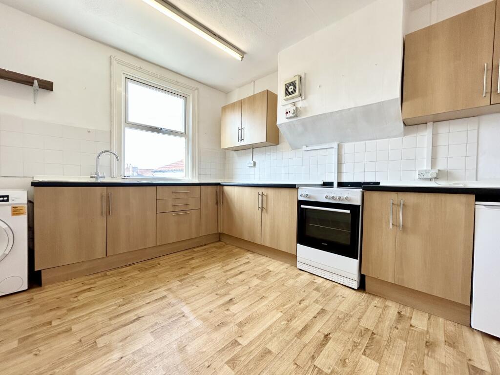 Apartment in Bristol - View 3