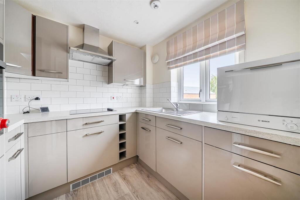 Apartment in Newbury, Speenhamland - View 6
