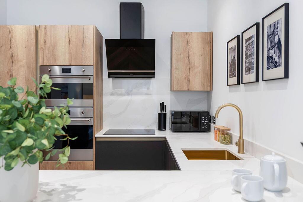 Main image of property: Rose Street, Edinburgh, EH2