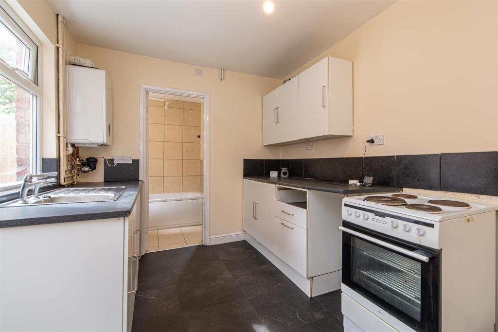 House in Kettering, Avondale - View 2