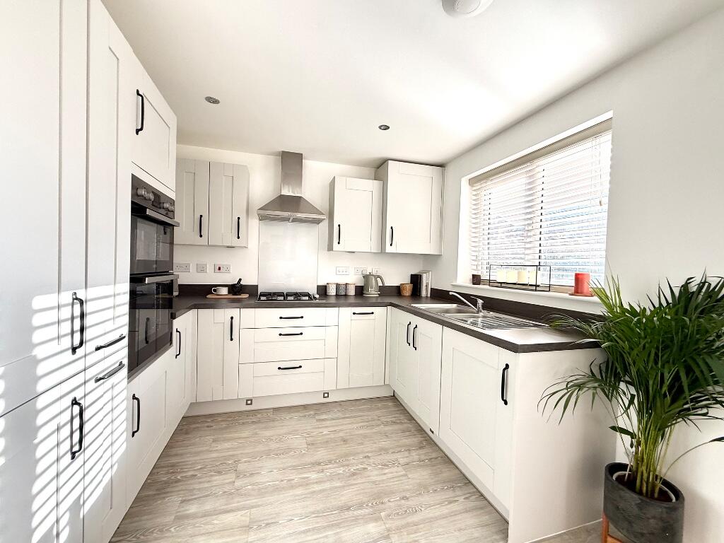 Blackberry Lane, Stratford-Upon-Avon, Warwickshire, CV37 photo 3