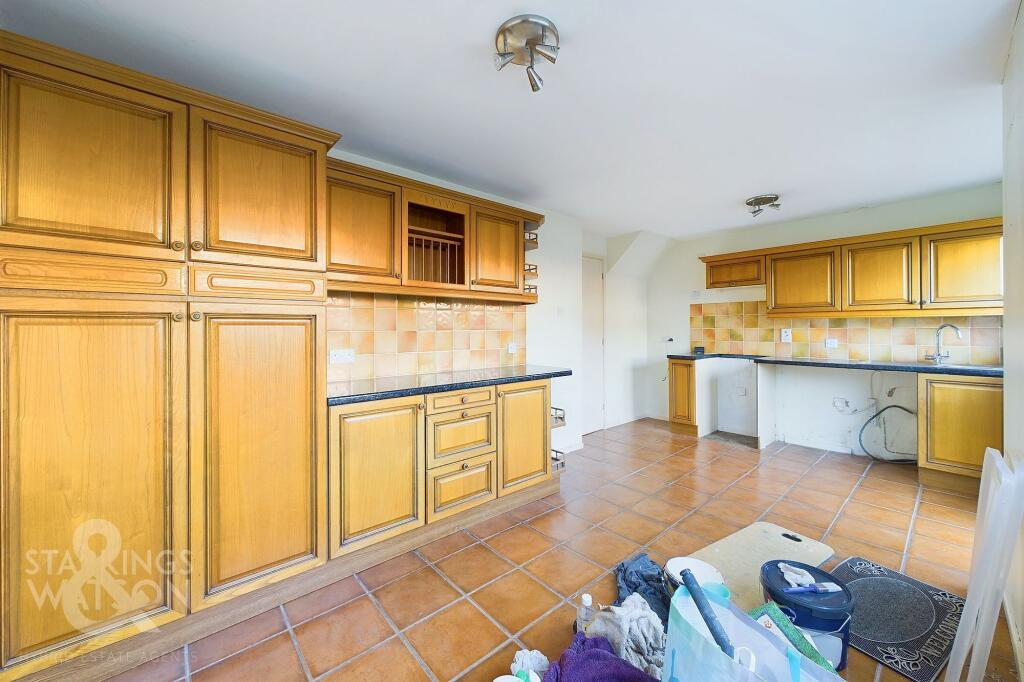 Kingfisher Close, Bradwell, Great Yarmouth photo 3