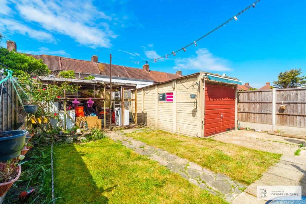 House in London, Becontree - More