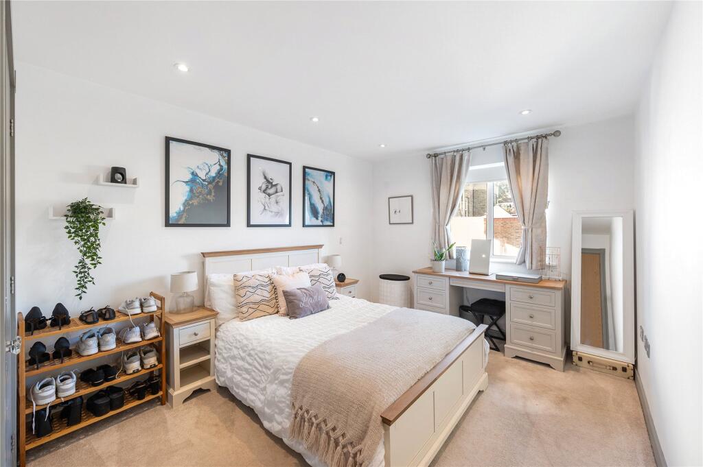 Apartment in London - More