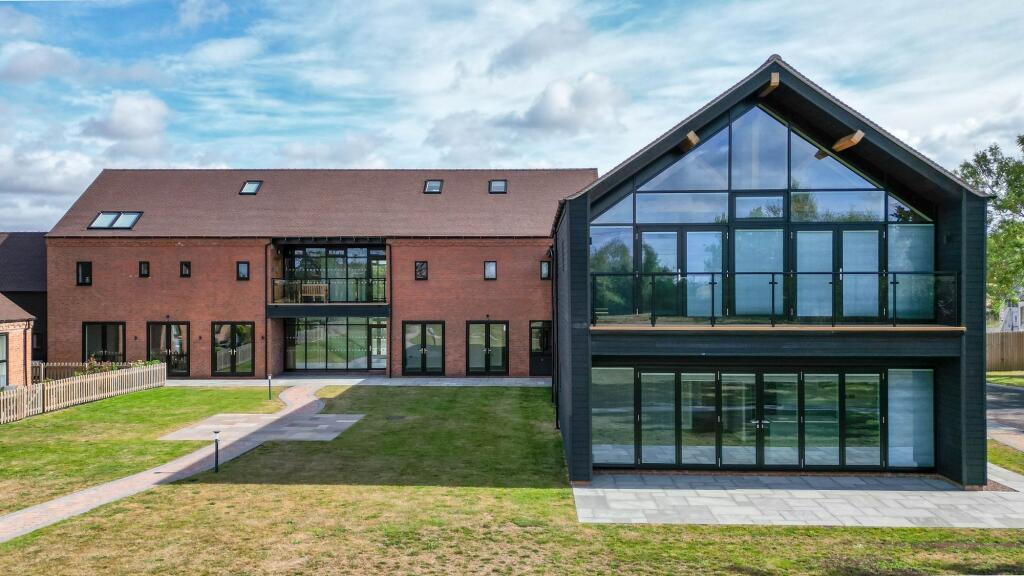 Droitwich Road, Bradley Green, B96