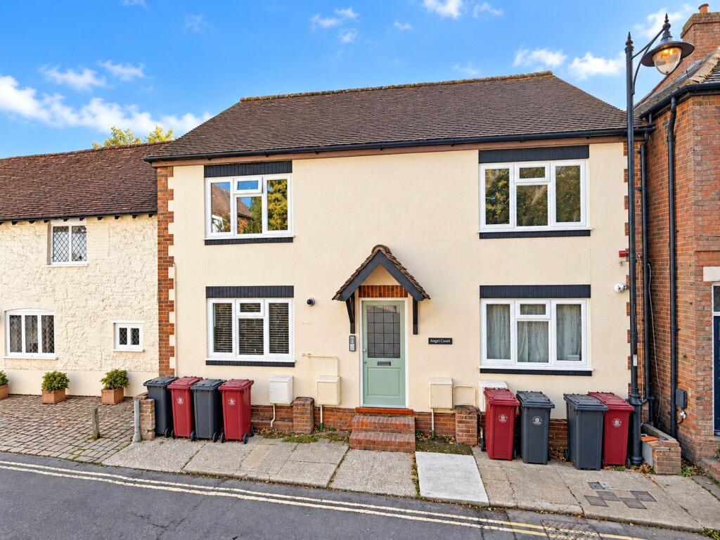 1-bed flat on Petworth, West Sussex, £210,000