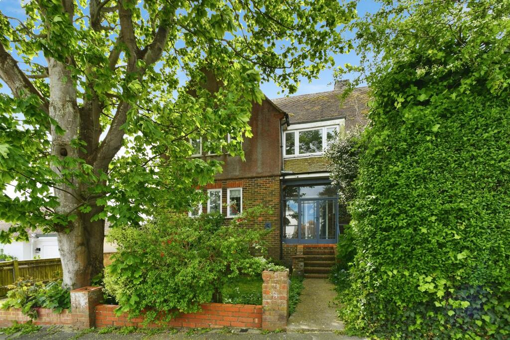 House in Brighton - View 2