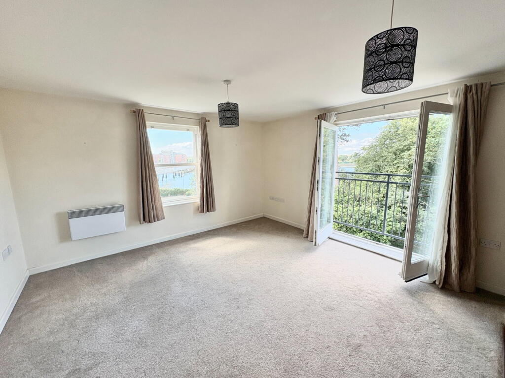 Apartment in Gosport, Hampshire - View 3