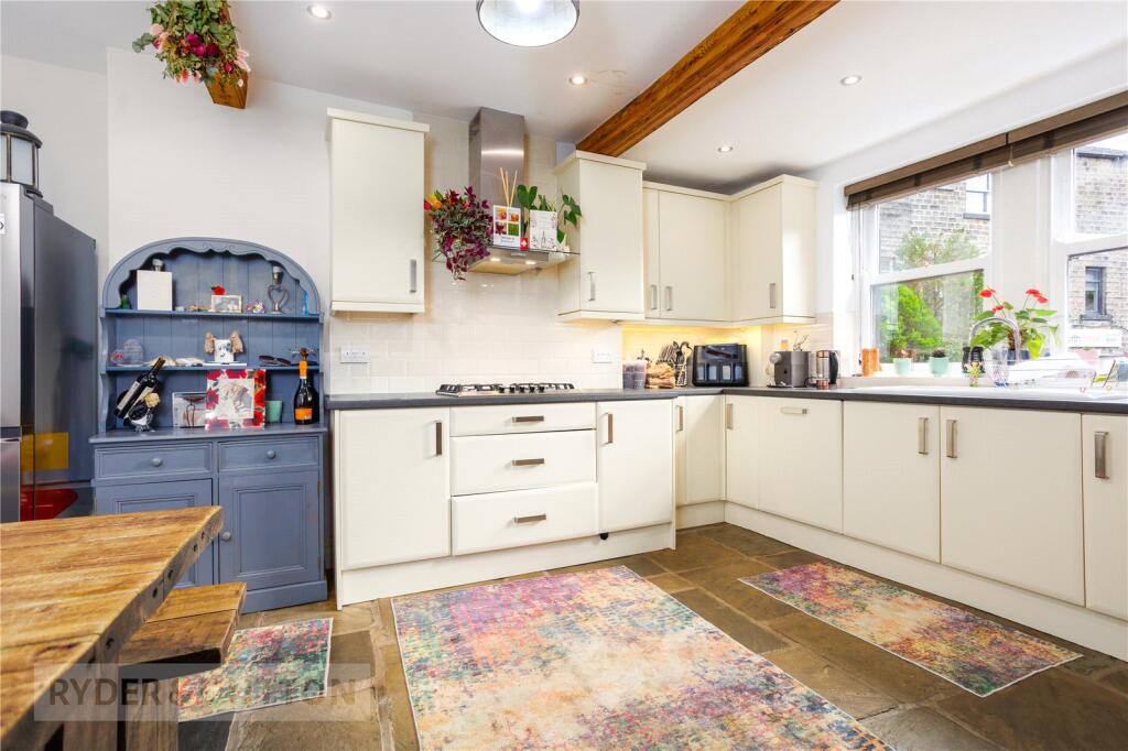 House in Oldham - View 4