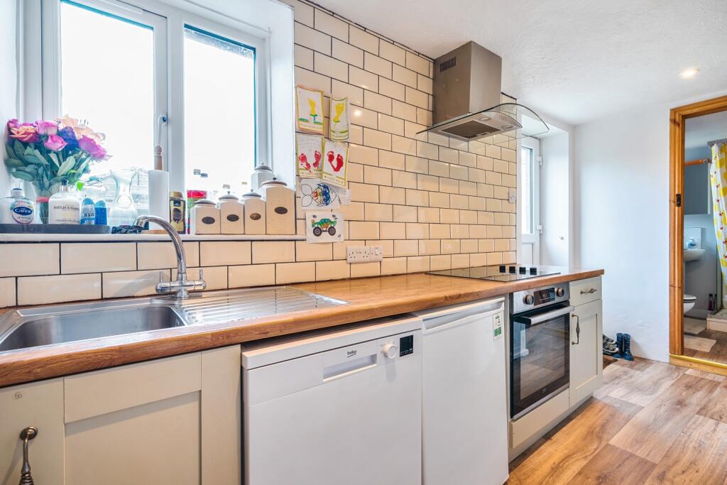 House in Exeter - View 4