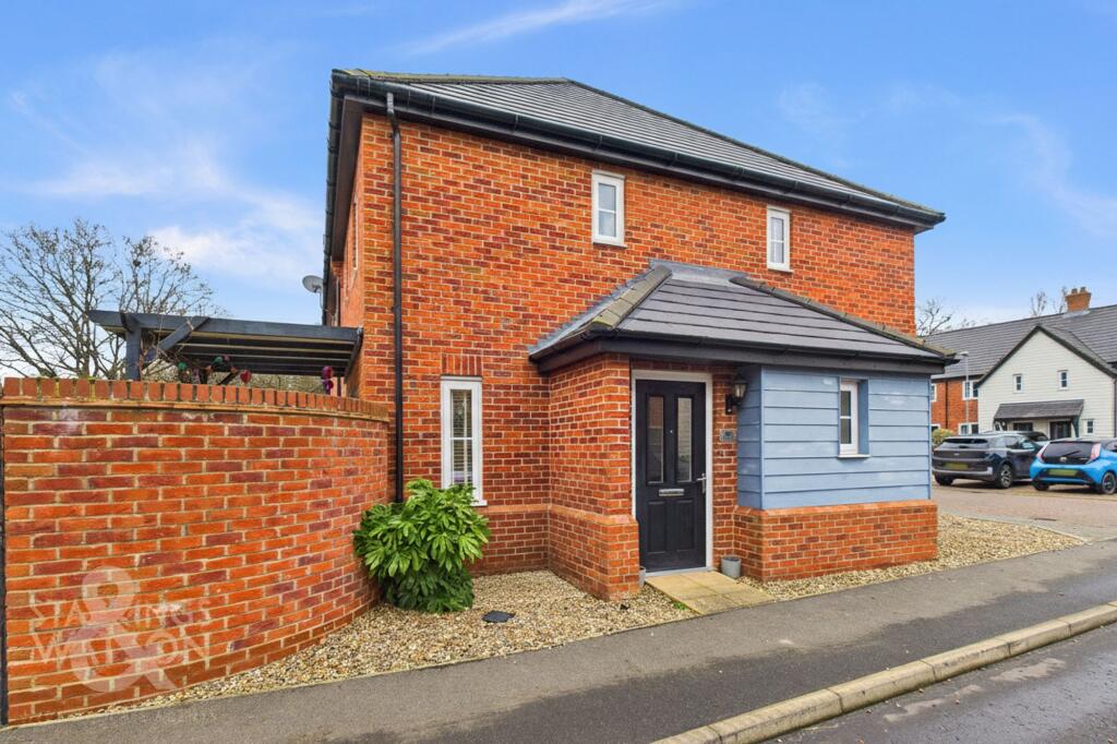 2-bed terraced on Potters Way, Poringland, Norwich, £240,000