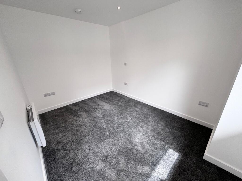 Apartment in Hull - View 3