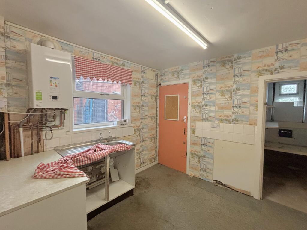 Blackstone Avenue, Bradford, West Yorkshire, BD12 - More