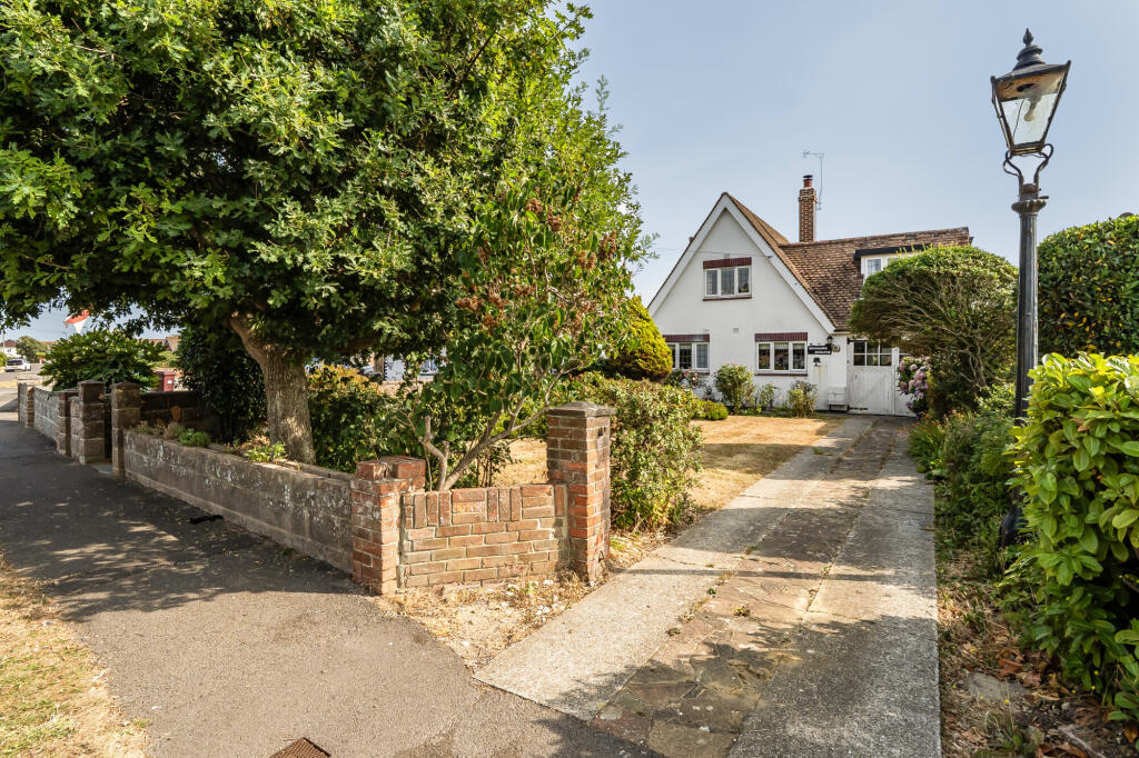 Main image of property: Oakfield Avenue, Chichester, PO20