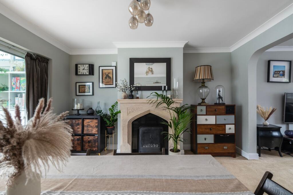 House in Redhill, Earlswood - More