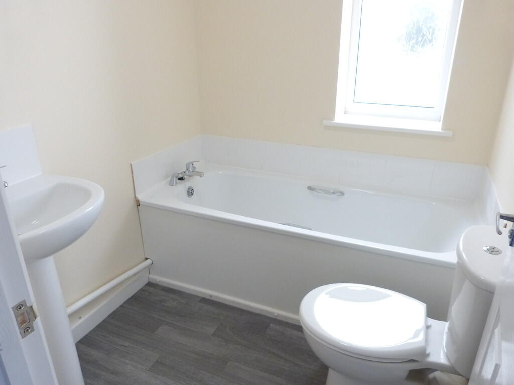 House in Worcester - View 5