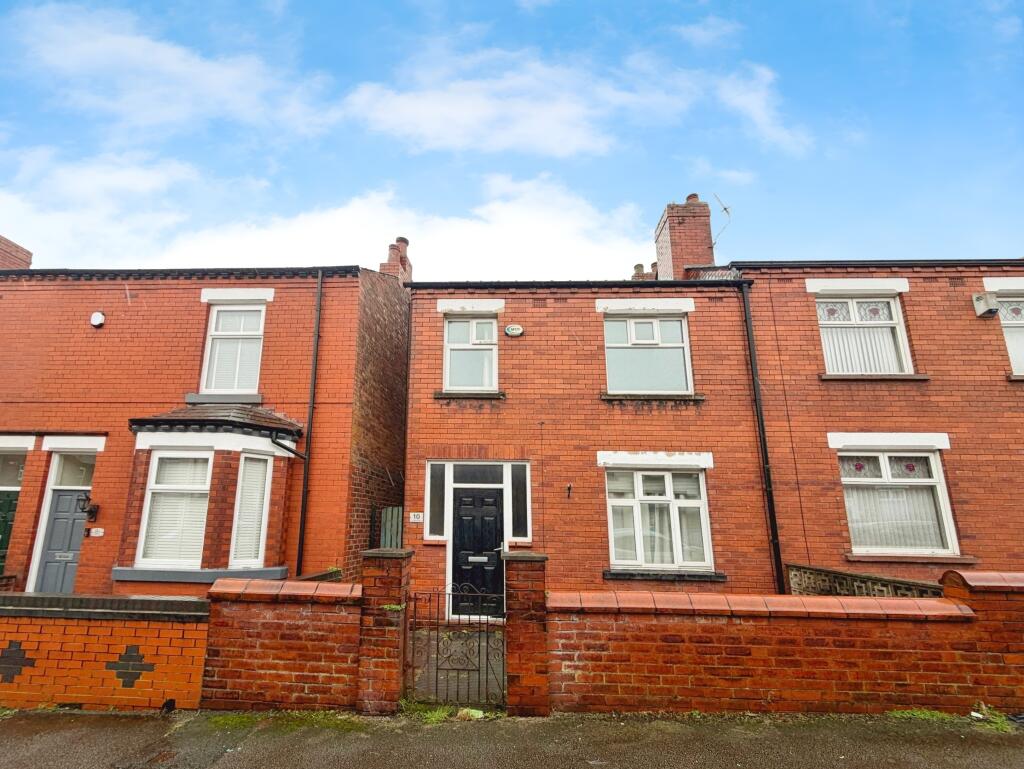 Throstlenest Avenue, Wigan, WN6 photo 2