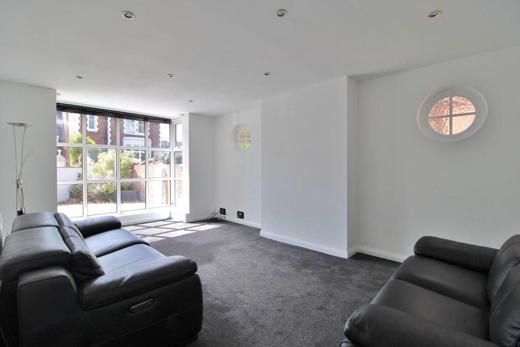 House in Portsmouth - View 3