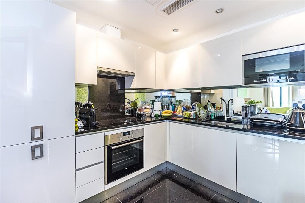 Apartment in London, City of Westminster - View 2