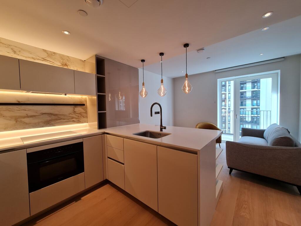 Apartment in London - View 5