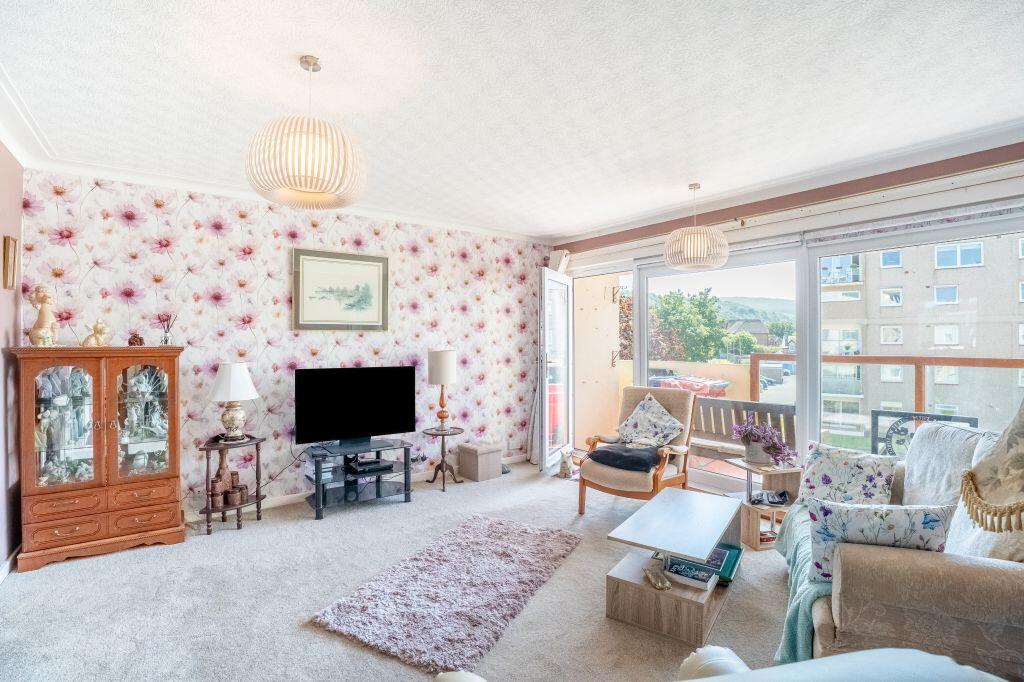 40 Castle Bay Court, Largs, KA30 8DS photo 4