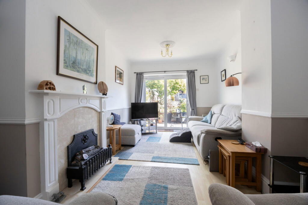 House in Gloucester - View 2