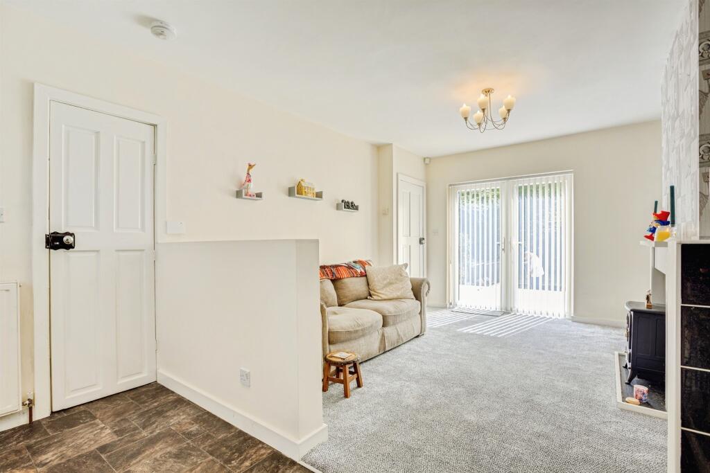 House in Wakefield, Outwood - View 5
