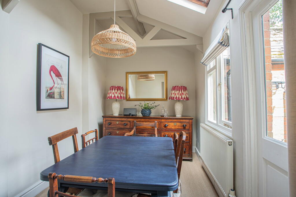 House in Gloucester - View 5